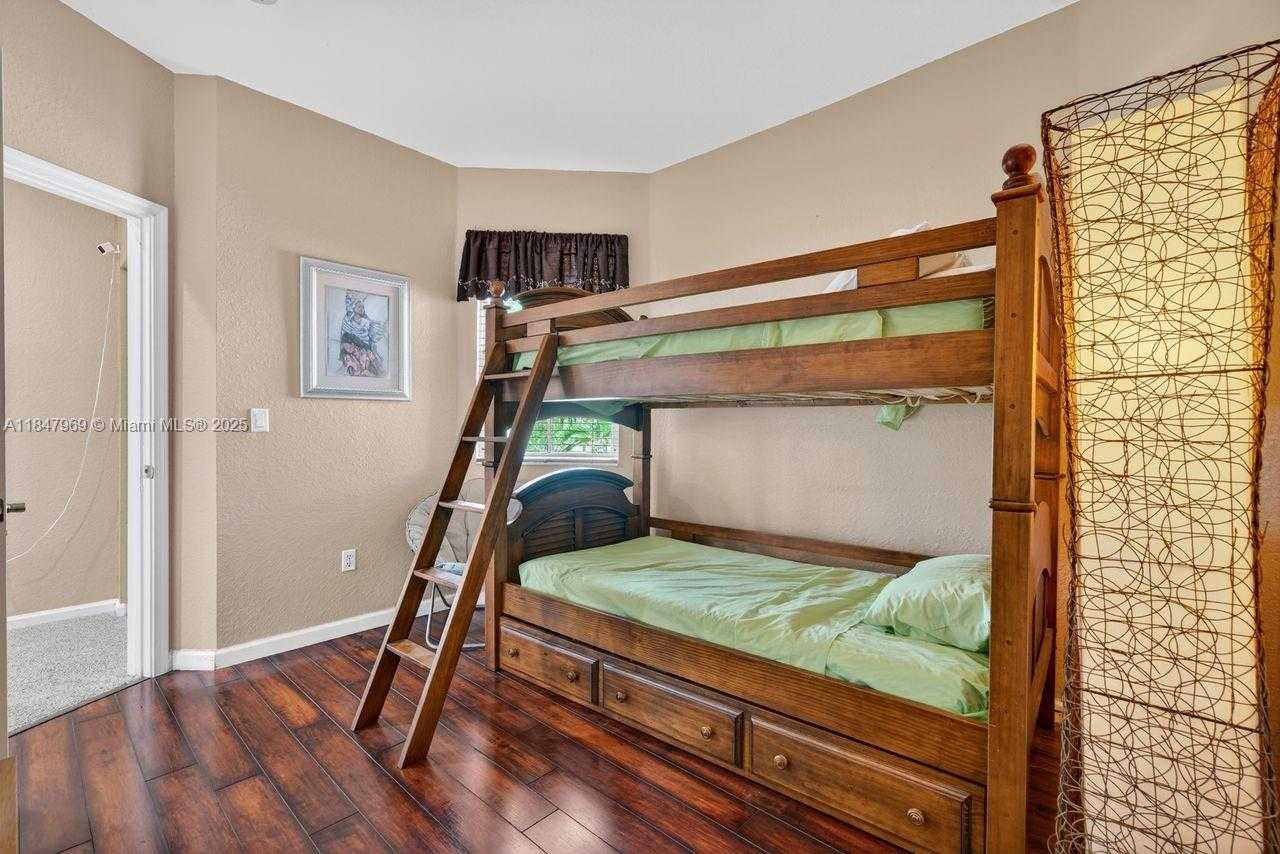 Small Image of 2215 PORTOFINO AVE, Homestead Number 35