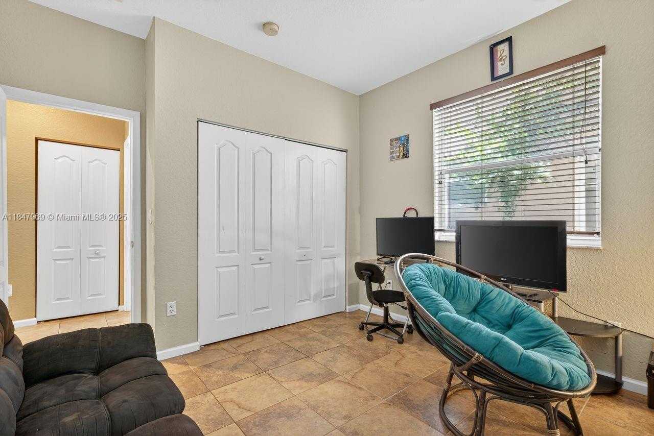 Small Image of 2215 PORTOFINO AVE, Homestead Number 37