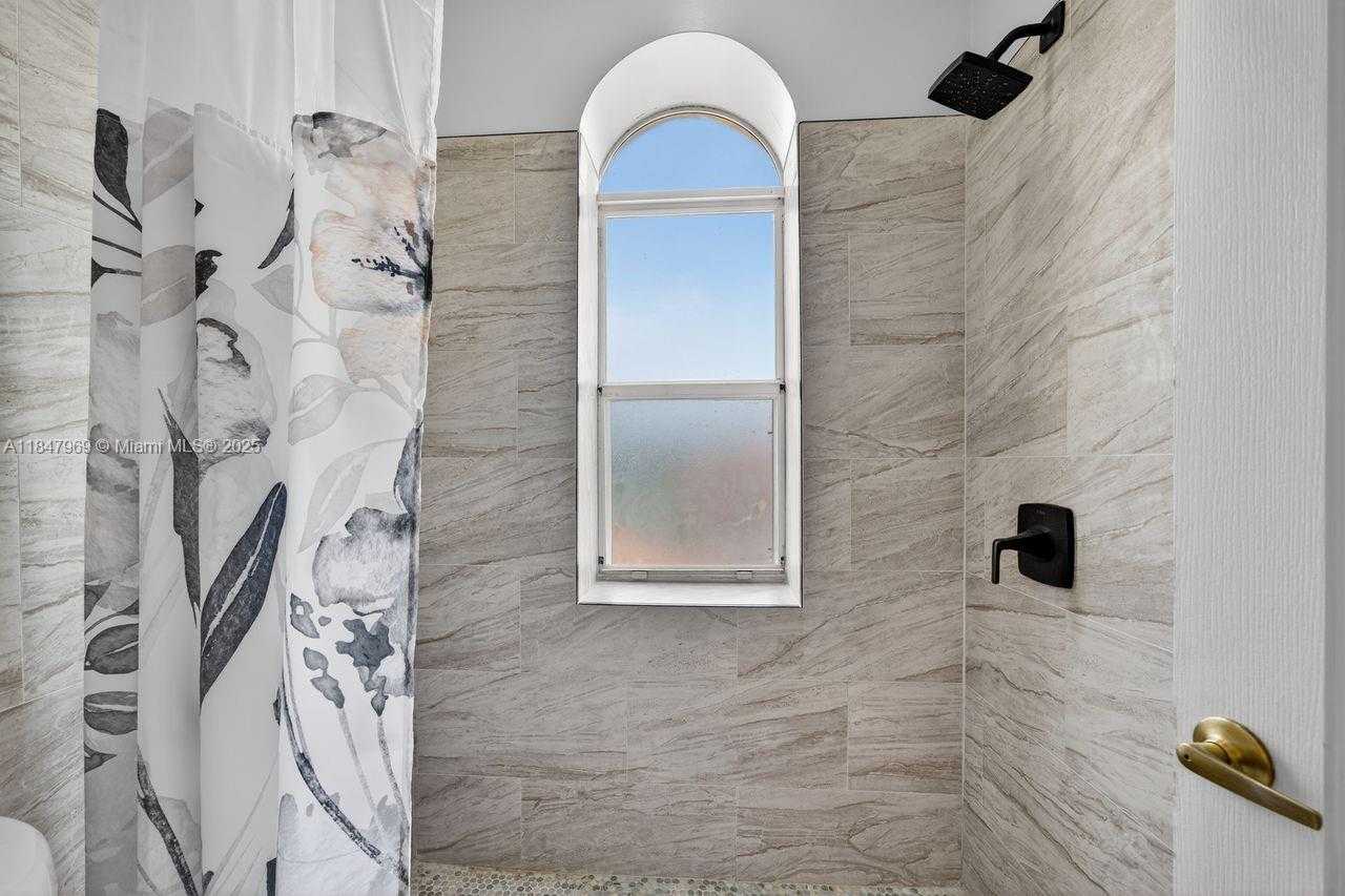 Small Image of 2215 PORTOFINO AVE, Homestead Number 42