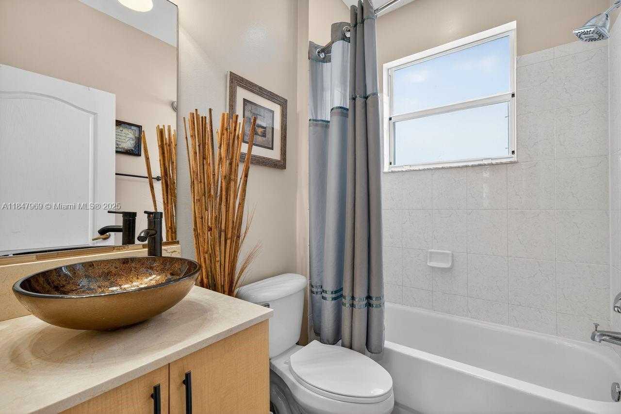 Small Image of 2215 PORTOFINO AVE, Homestead Number 45