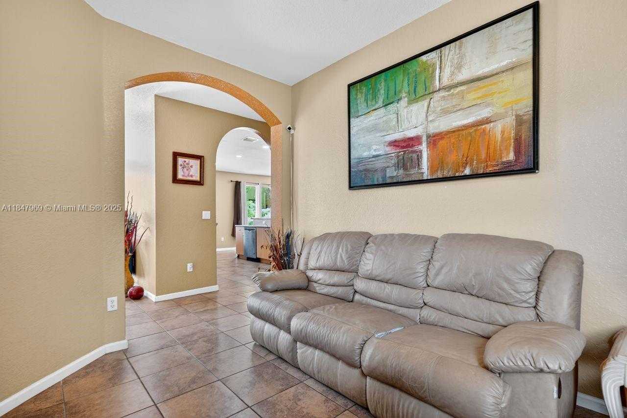 Small Image of 2215 PORTOFINO AVE, Homestead Number 6