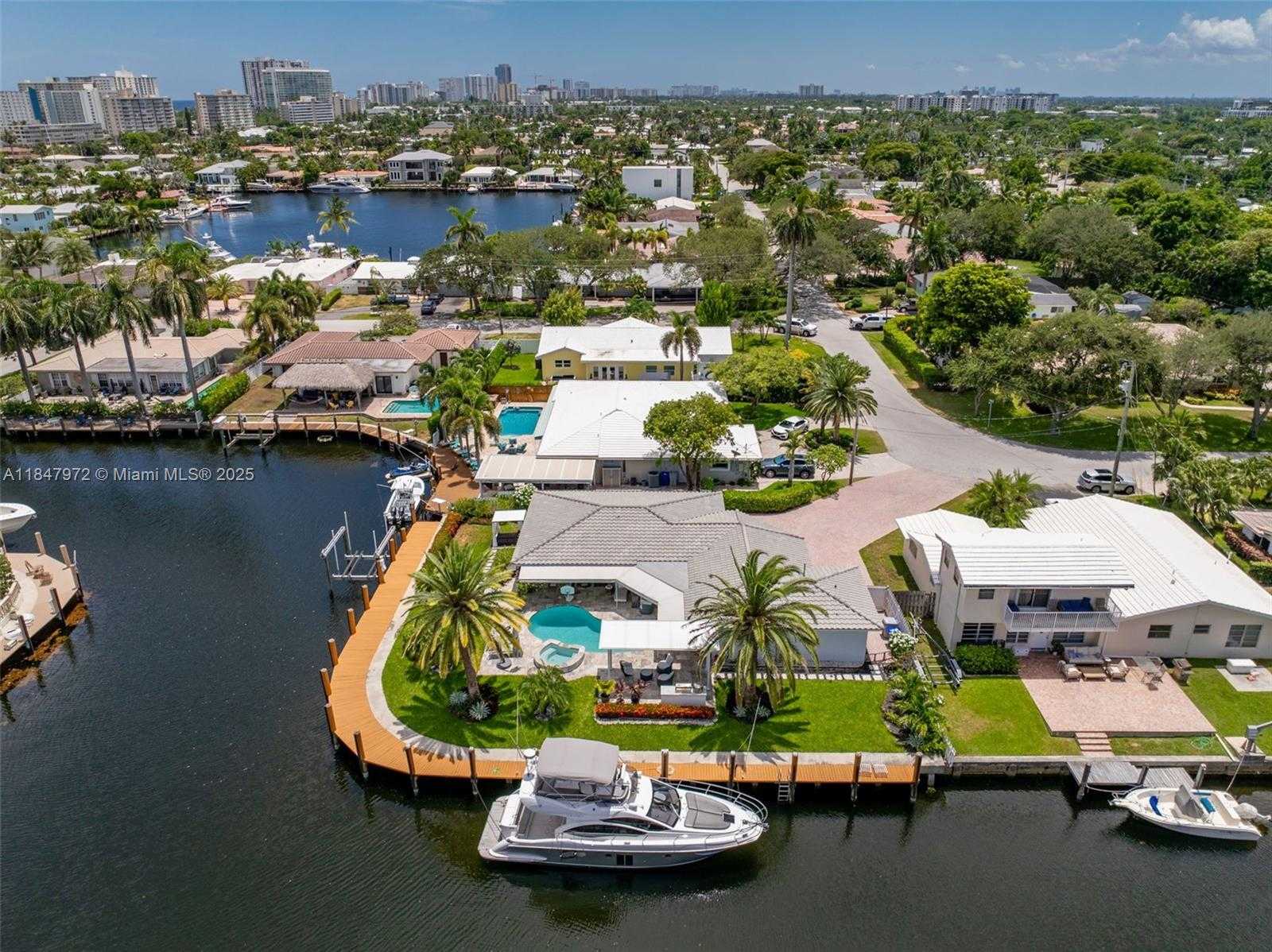 Small Image of 2681 NORTH EAST 9TH CT, Pompano Beach Number 2