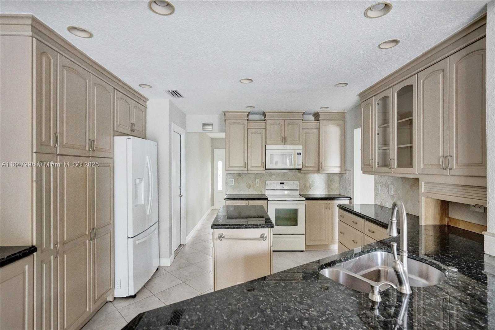 Small Image of 571 SOUTH EAST 11TH ST, Pompano Beach Number 20