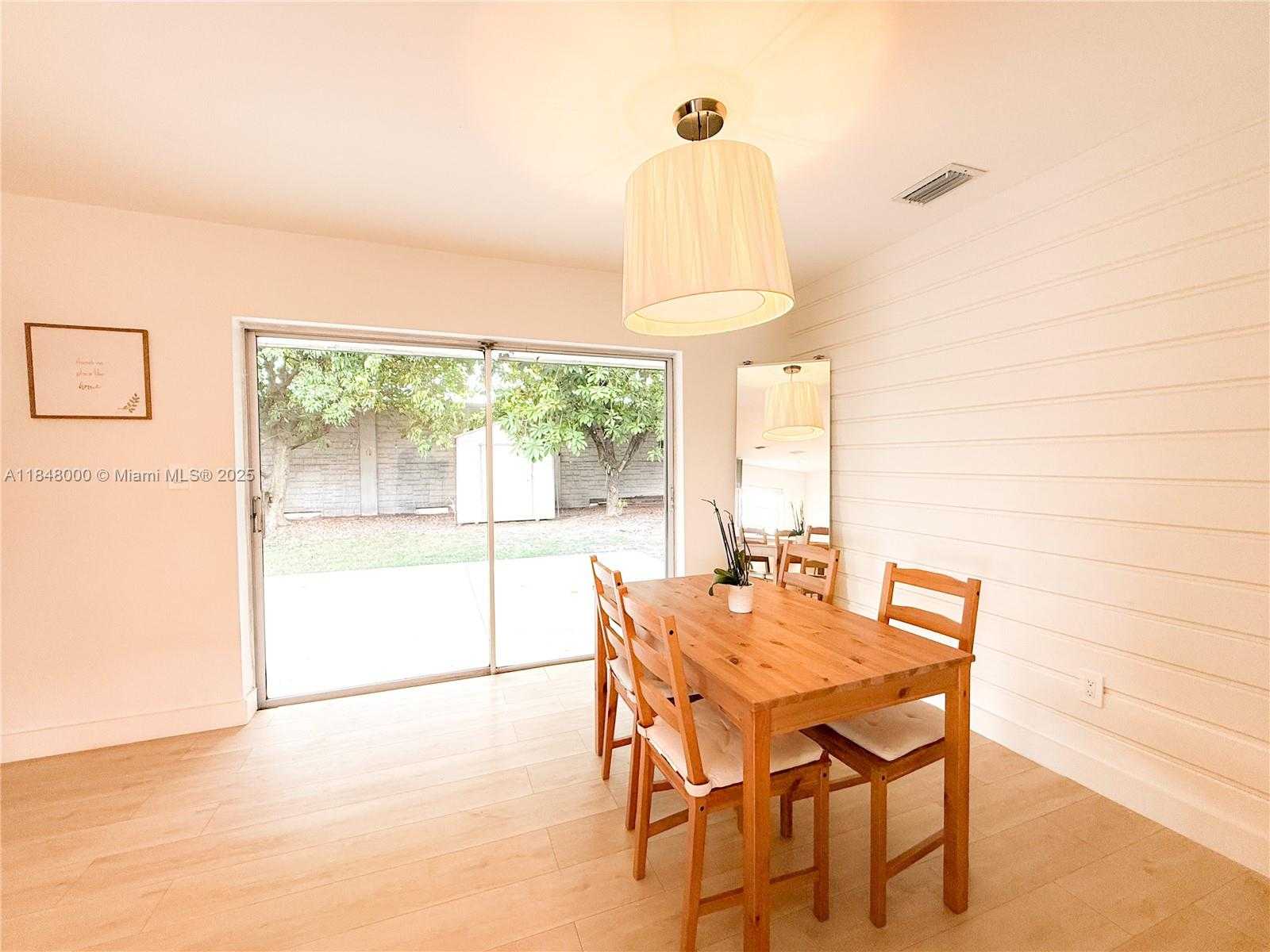 Small Image of 3131 SOUTH WEST 117TH CT, Miami Number 15