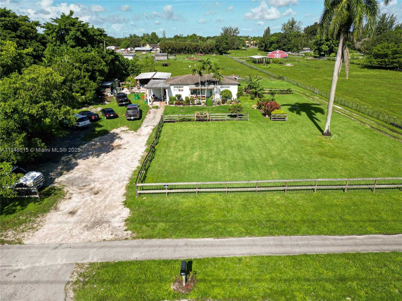 Small Image of 1921 SOUTH WEST 112TH AVE, Davie Number 17