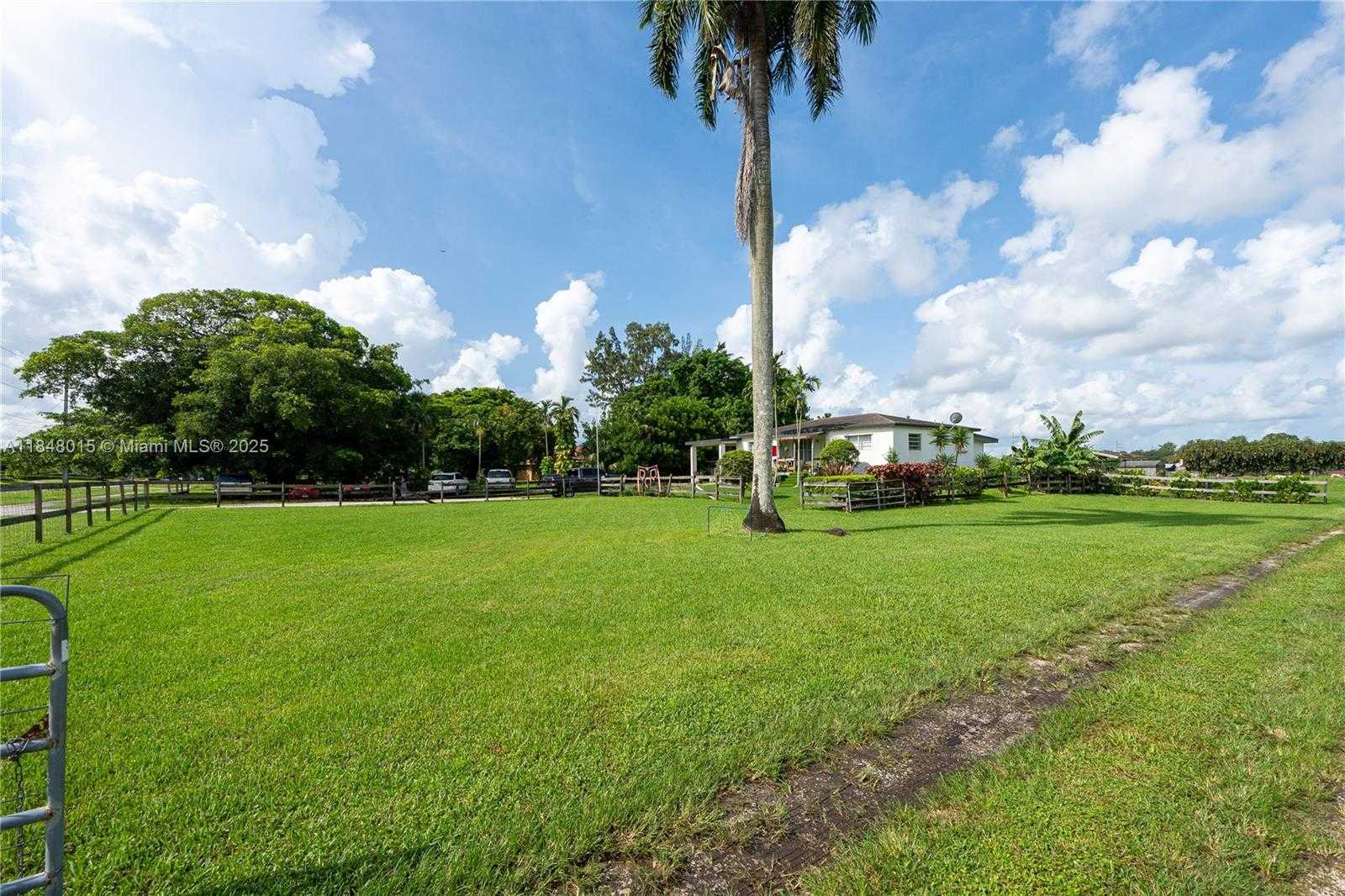 Small Image of 1921 SOUTH WEST 112TH AVE, Davie Number 7