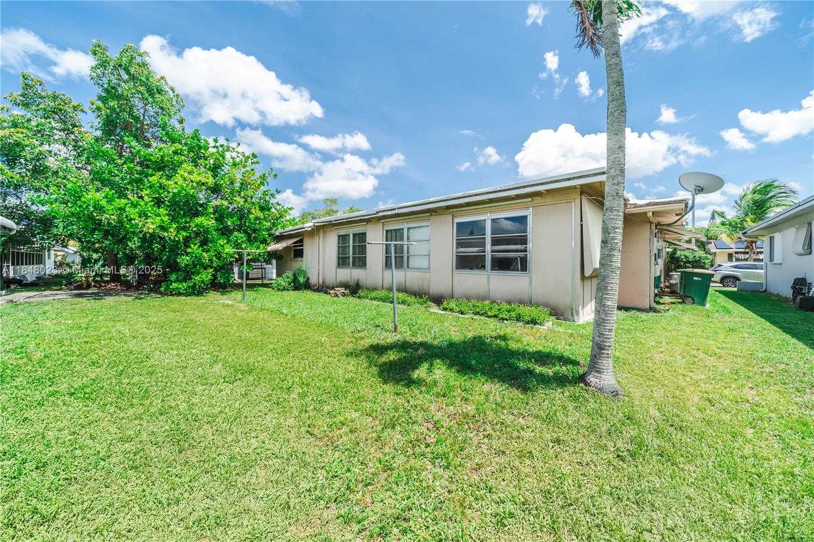 Small Image of 5103 NORTH WEST 54TH CT, Tamarac Number 17