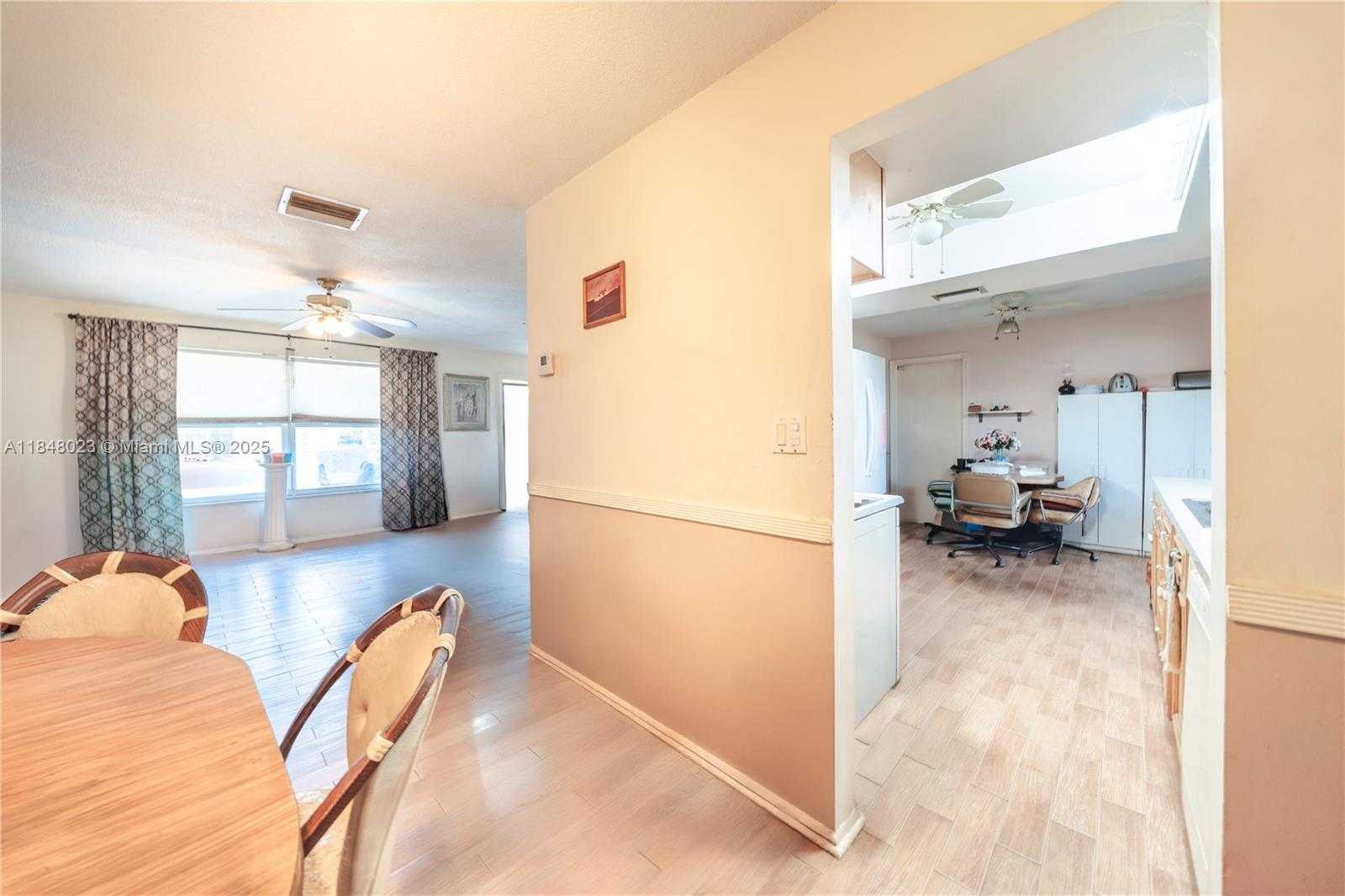 Small Image of 5103 NORTH WEST 54TH CT, Tamarac Number 6