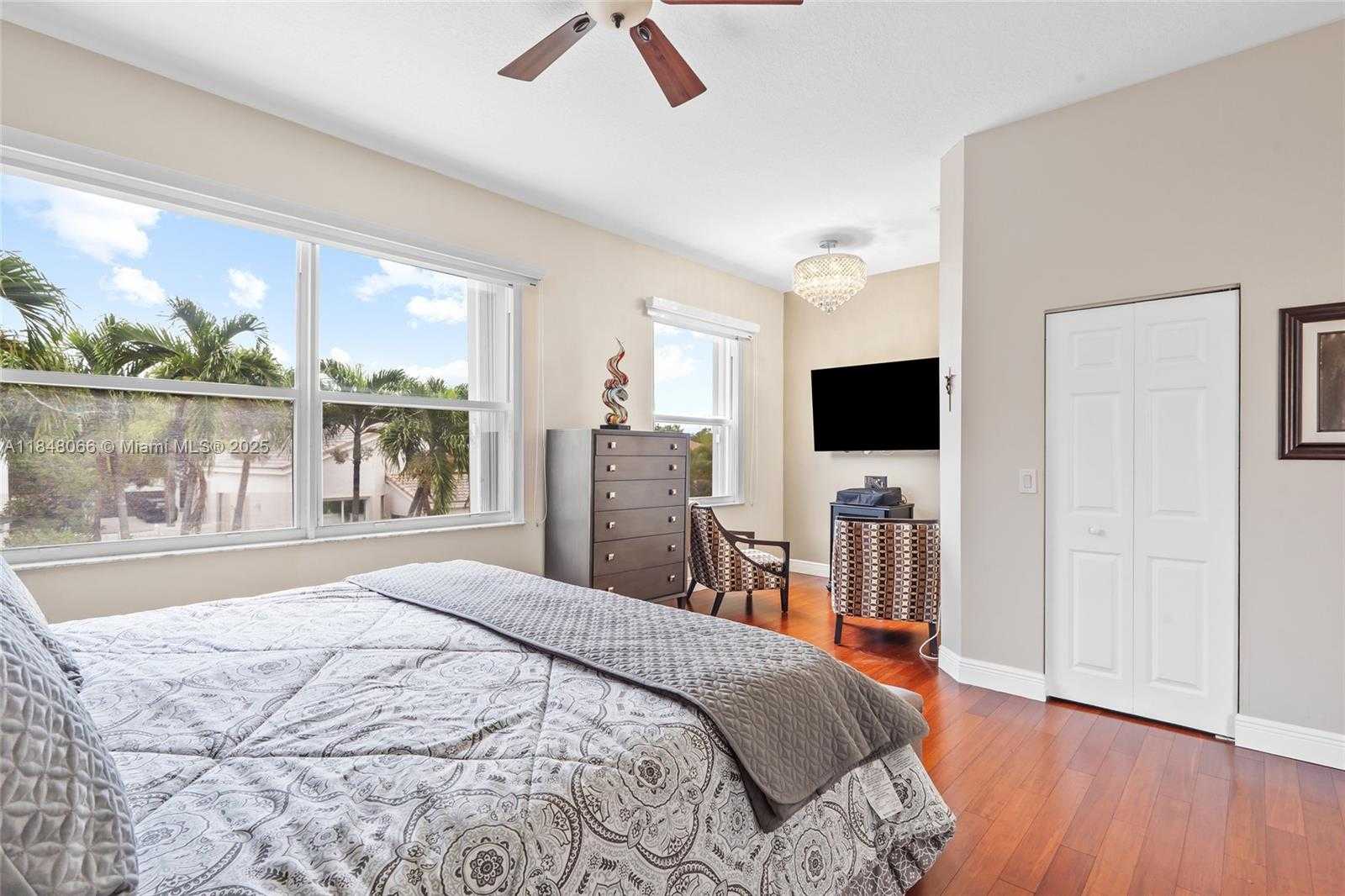 Small Image of 4939 SOUTH WEST 164TH AVE, Miramar Number 31