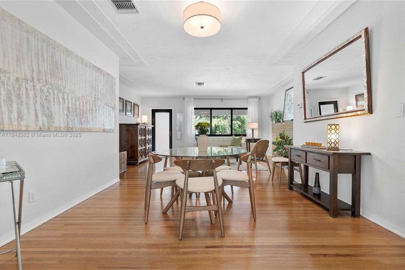 Small Image of 10551 NORTH EAST 3RD AVE, Miami Shores Number 27