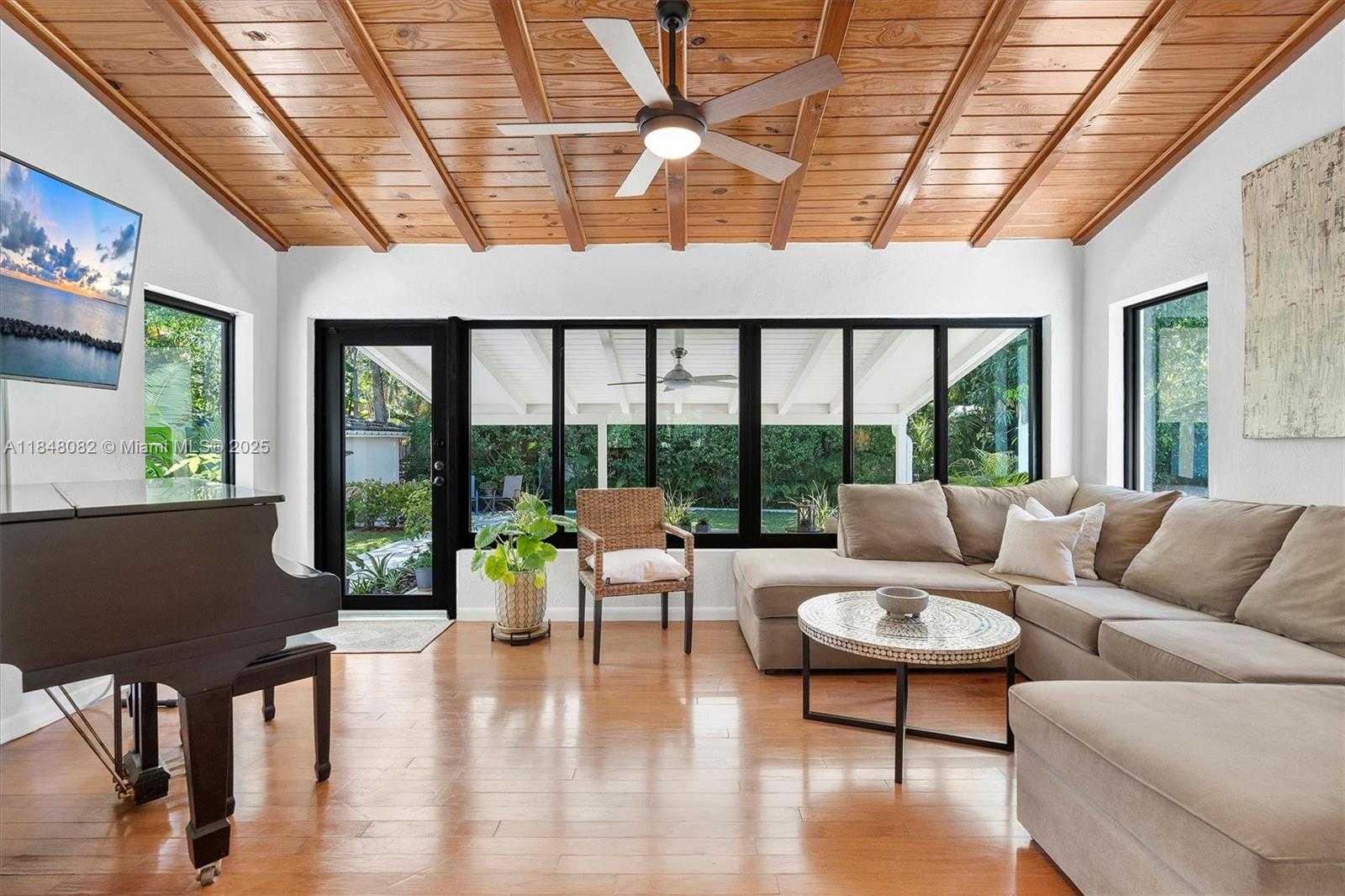 Small Image of 10551 NORTH EAST 3RD AVE, Miami Shores Number 28