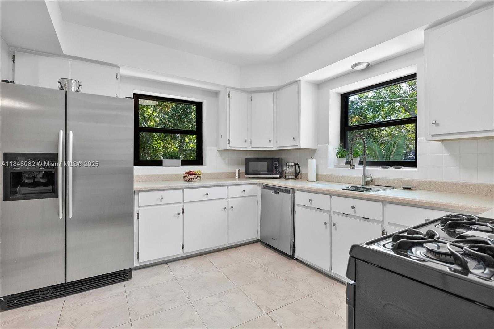 Small Image of 10551 NORTH EAST 3RD AVE, Miami Shores Number 33