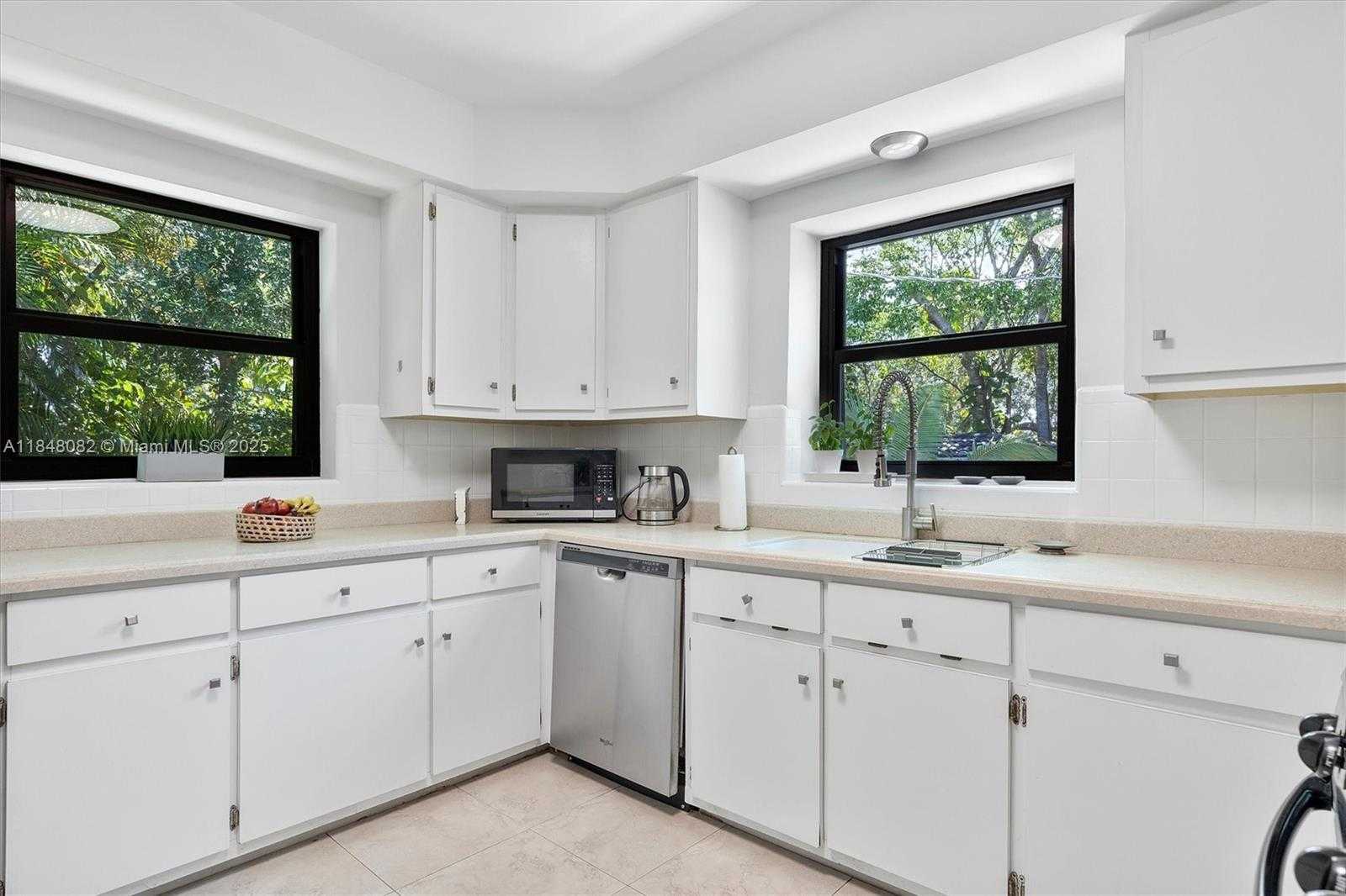 Small Image of 10551 NORTH EAST 3RD AVE, Miami Shores Number 34