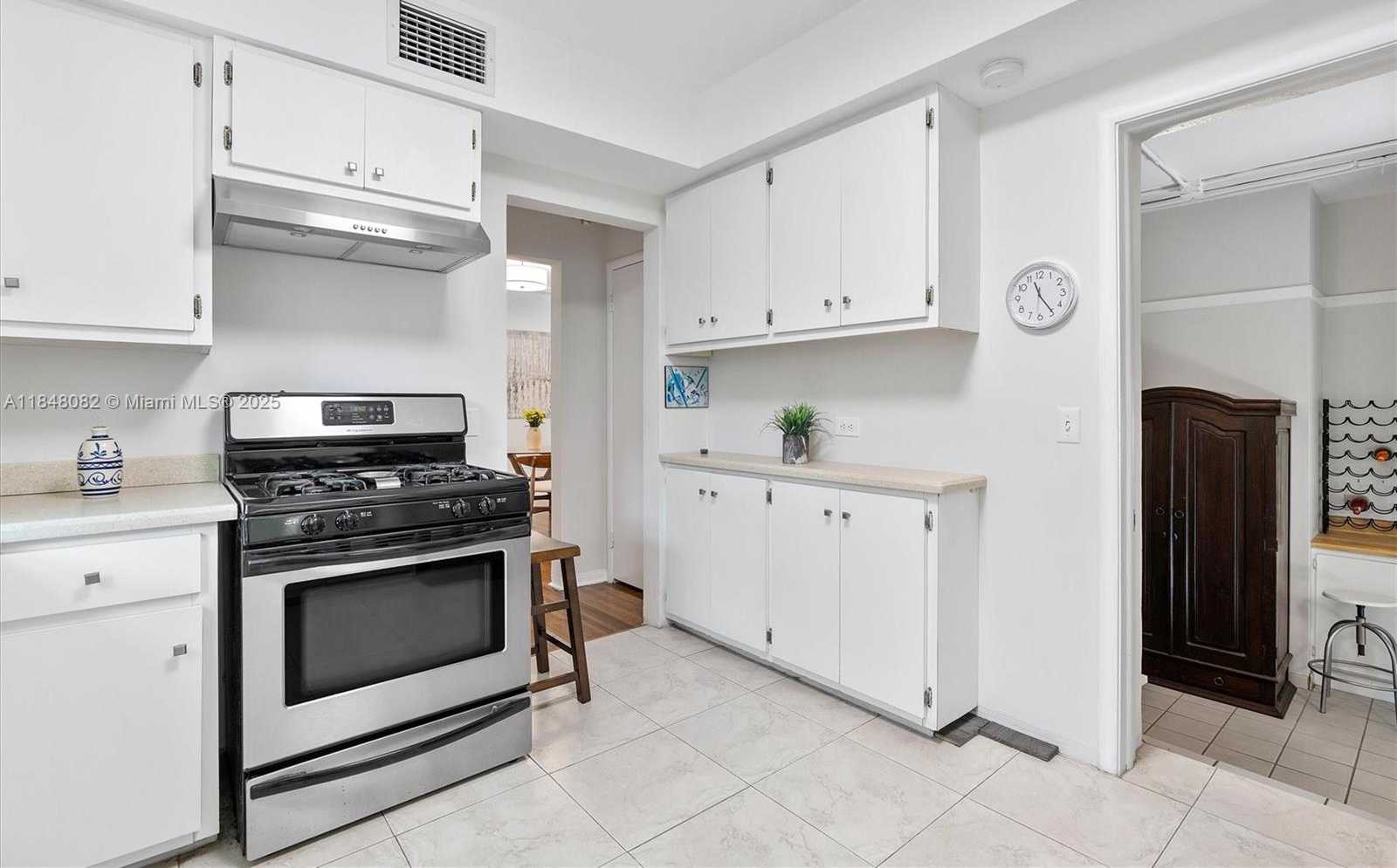 Small Image of 10551 NORTH EAST 3RD AVE, Miami Shores Number 35