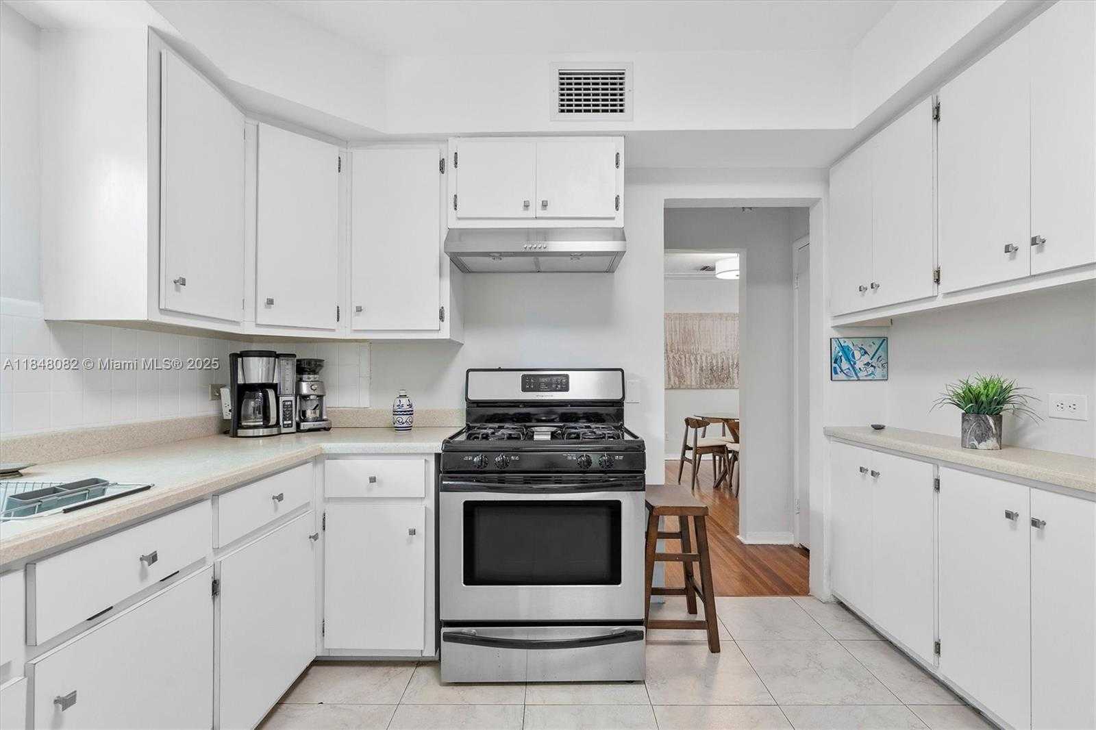 Small Image of 10551 NORTH EAST 3RD AVE, Miami Shores Number 36