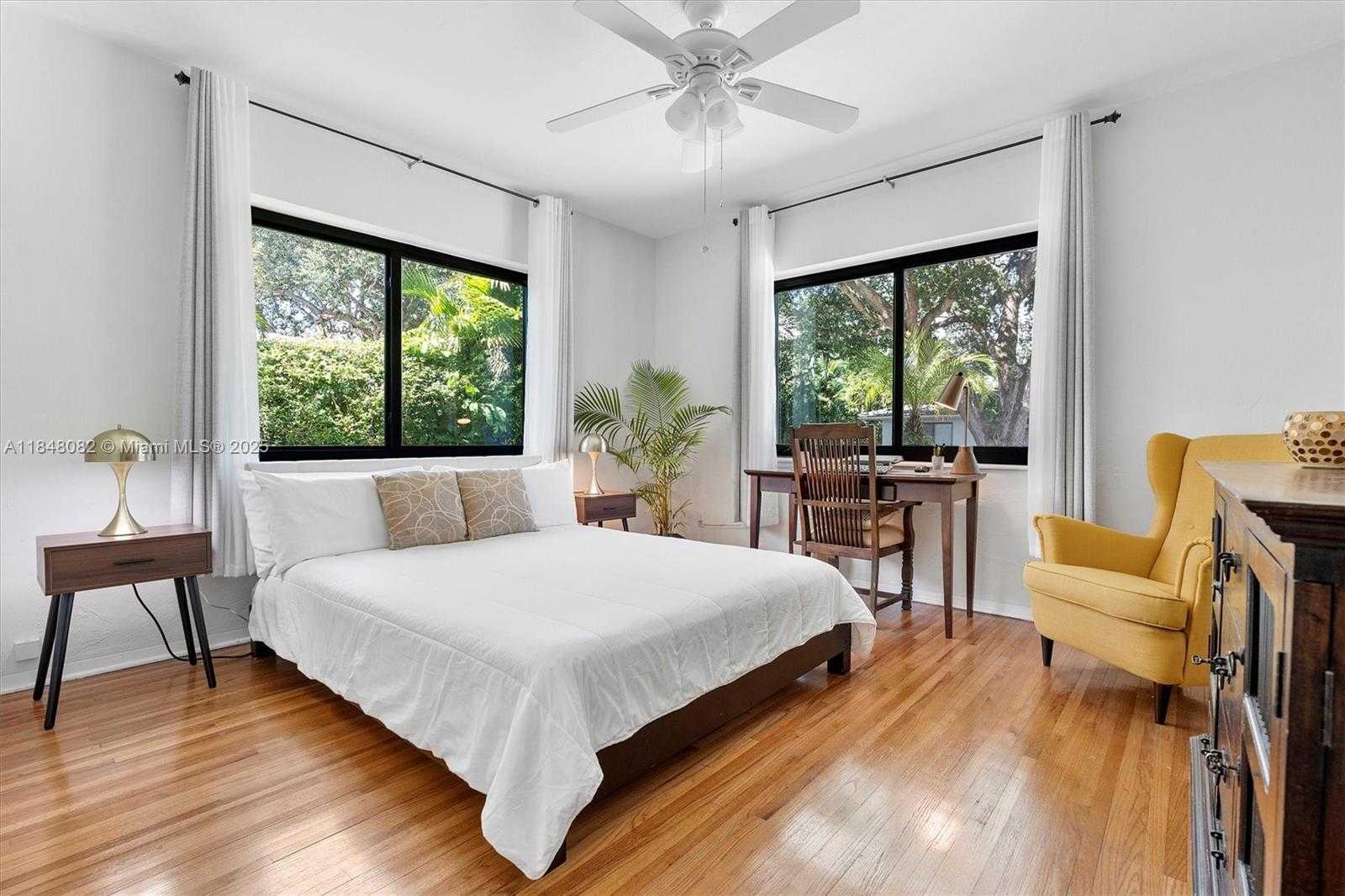 Small Image of 10551 NORTH EAST 3RD AVE, Miami Shores Number 37