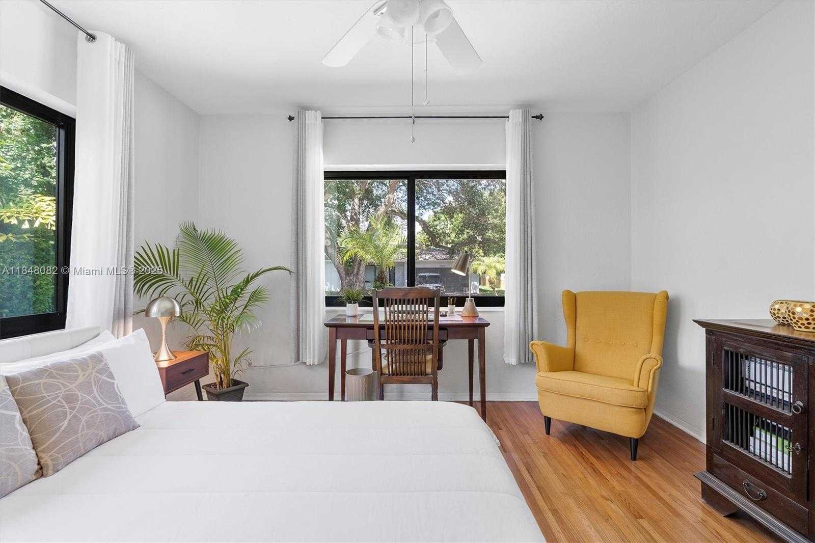 Small Image of 10551 NORTH EAST 3RD AVE, Miami Shores Number 39