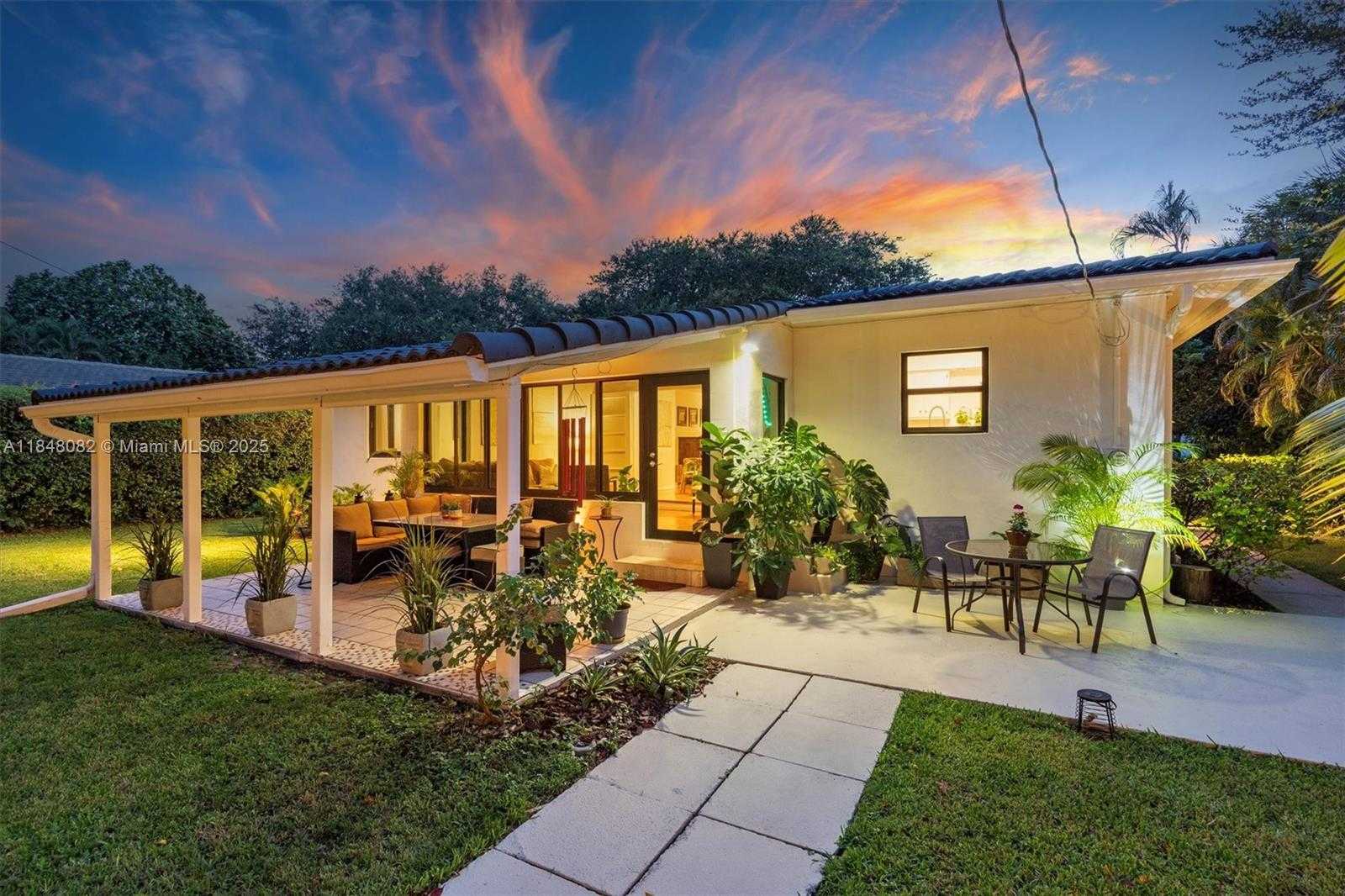 Small Image of 10551 NORTH EAST 3RD AVE, Miami Shores Number 9