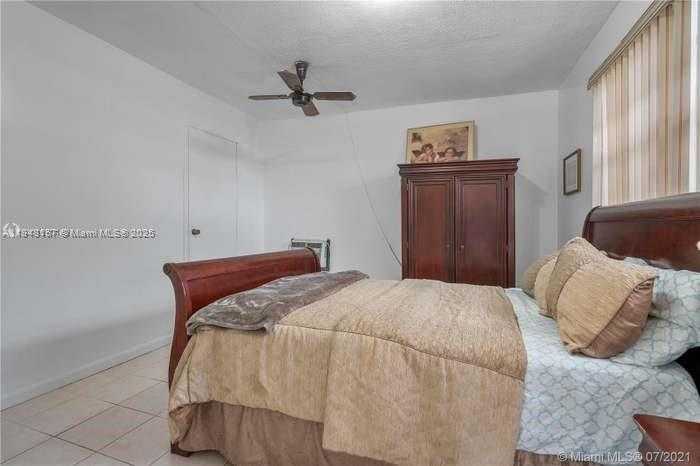 Small Image of 52 EAST 50TH PL, Hialeah Number 15