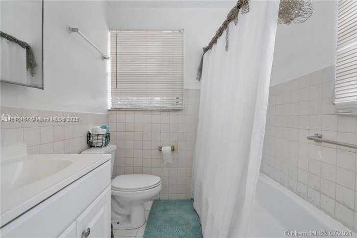 Small Image of 52 EAST 50TH PL, Hialeah Number 17