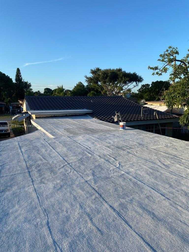 Small Image of 52 EAST 50TH PL, Hialeah Number 25