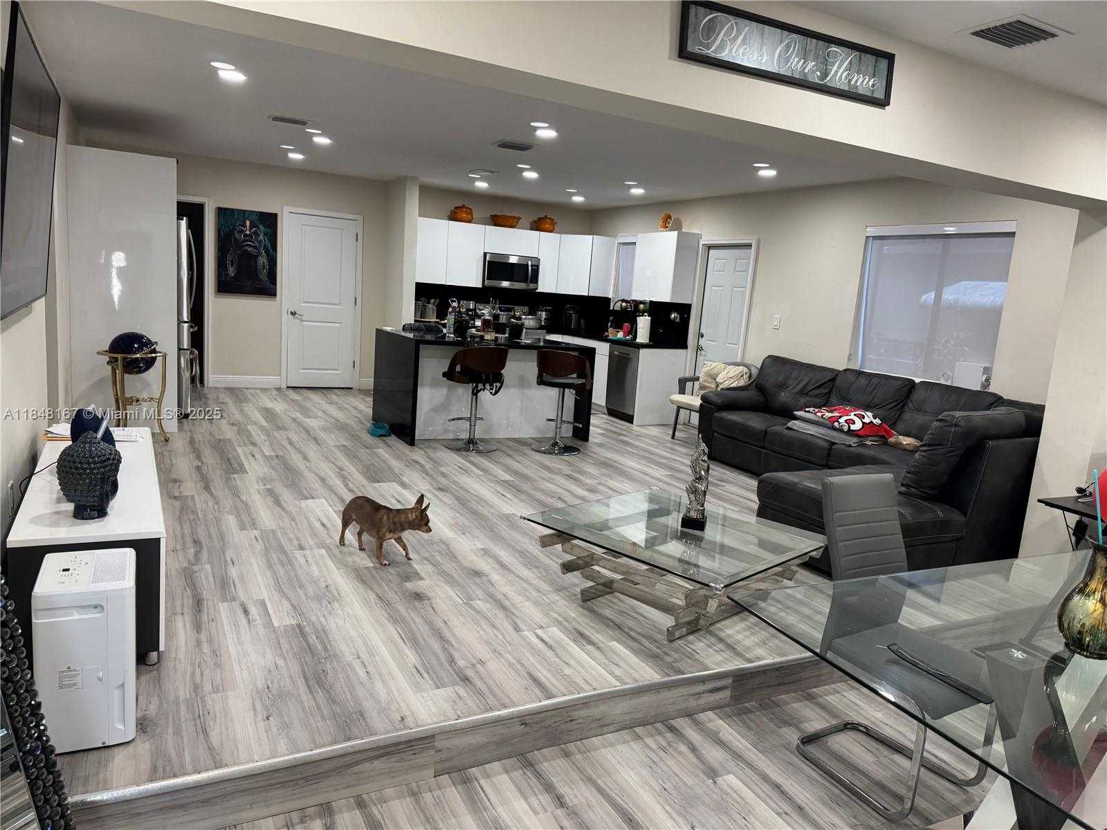 Small Image of 52 EAST 50TH PL, Hialeah Number 4