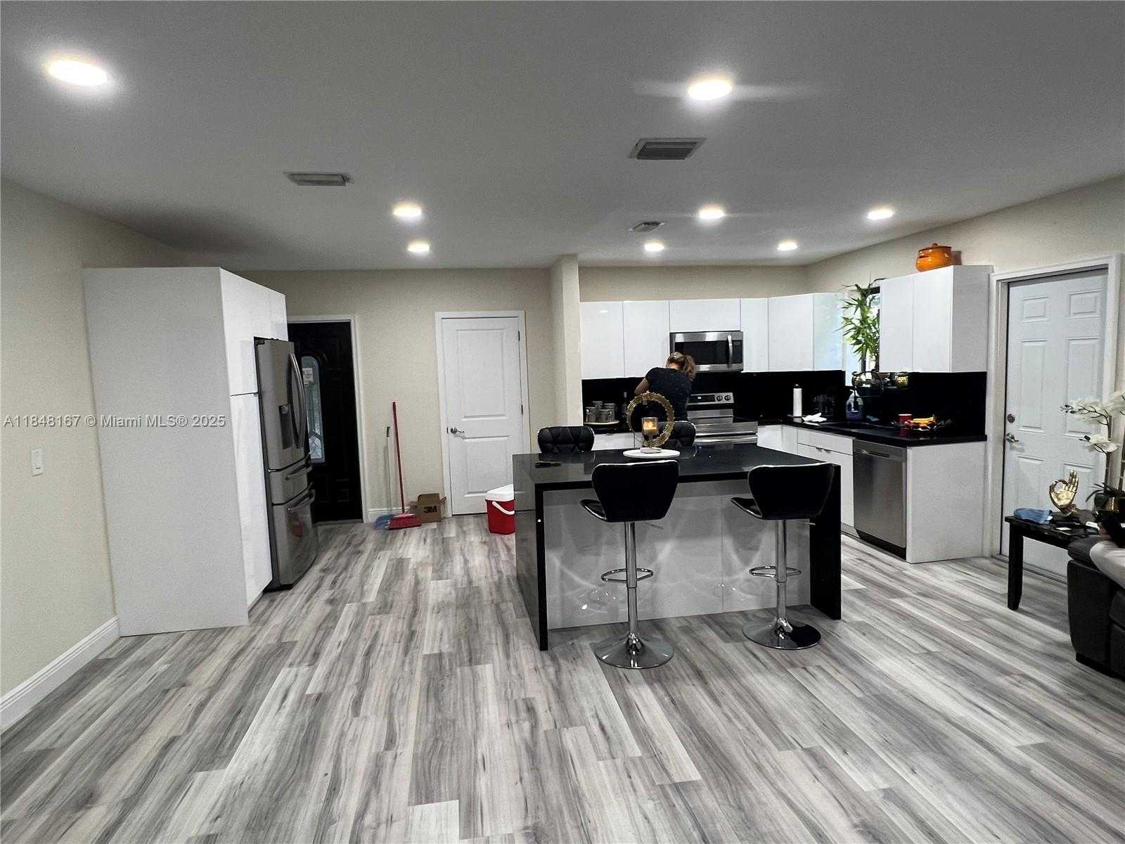 Small Image of 52 EAST 50TH PL, Hialeah Number 5