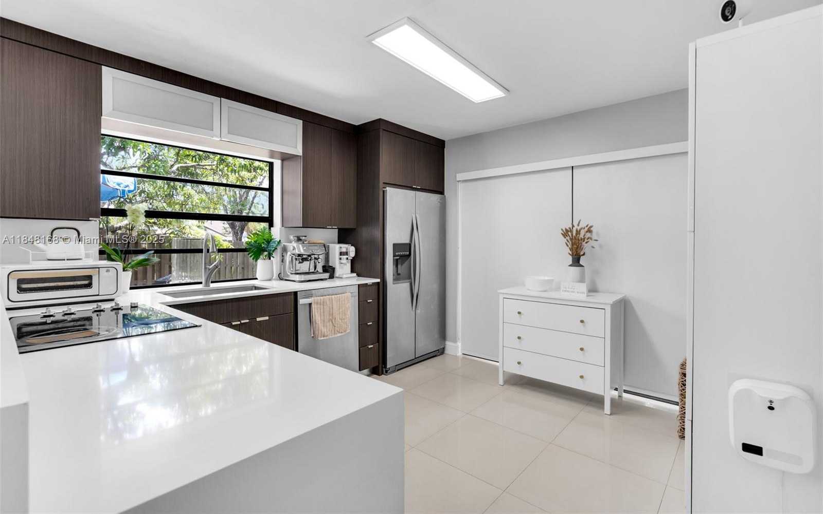 Small Image of 13564 SOUTH WEST 108TH ST CIR N, Miami Number 10