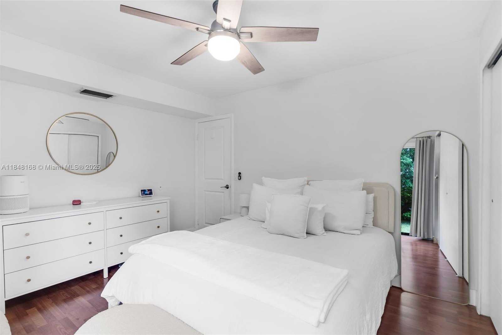 Small Image of 13564 SOUTH WEST 108TH ST CIR N, Miami Number 15
