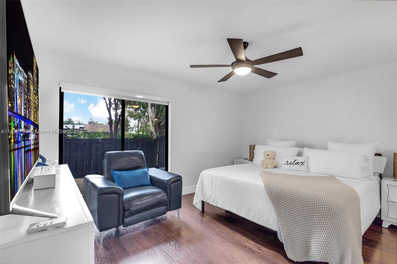 Small Image of 13564 SOUTH WEST 108TH ST CIR N, Miami Number 16