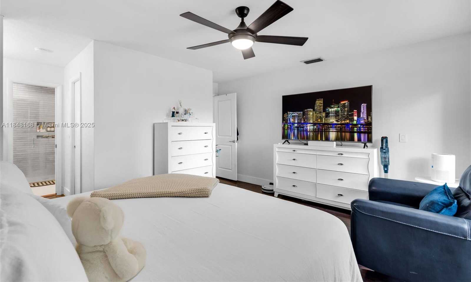 Small Image of 13564 SOUTH WEST 108TH ST CIR N, Miami Number 17