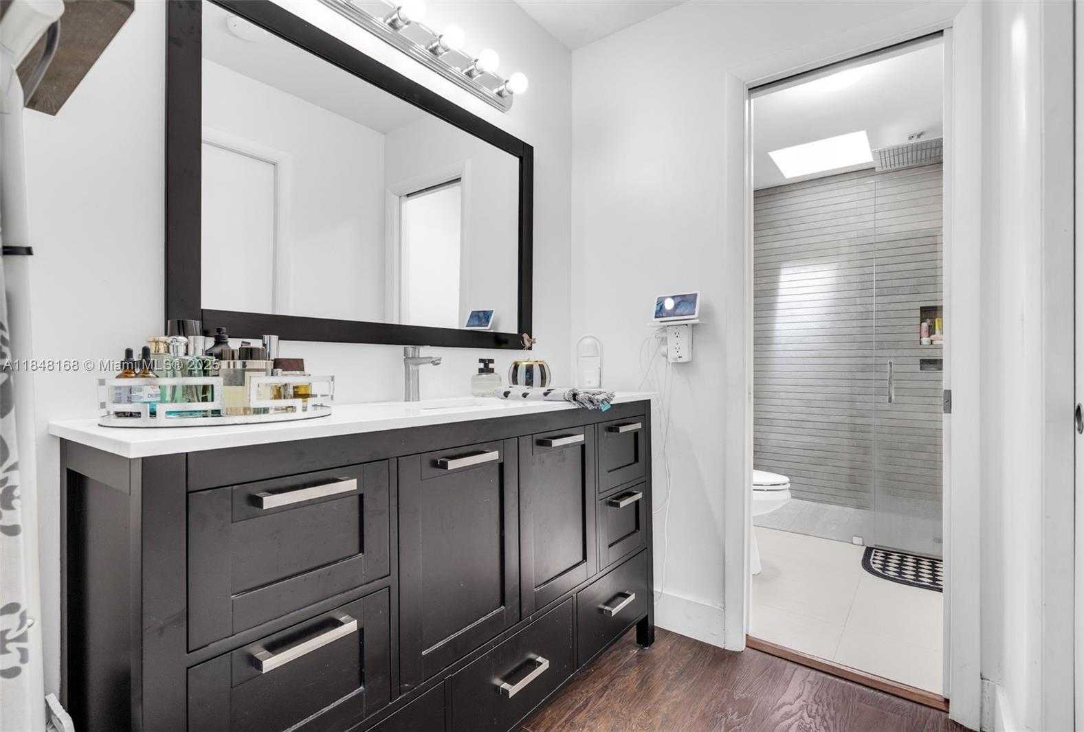 Small Image of 13564 SOUTH WEST 108TH ST CIR N, Miami Number 18