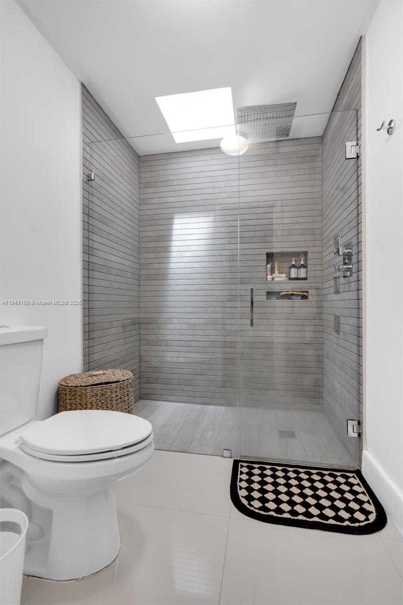 Small Image of 13564 SOUTH WEST 108TH ST CIR N, Miami Number 19
