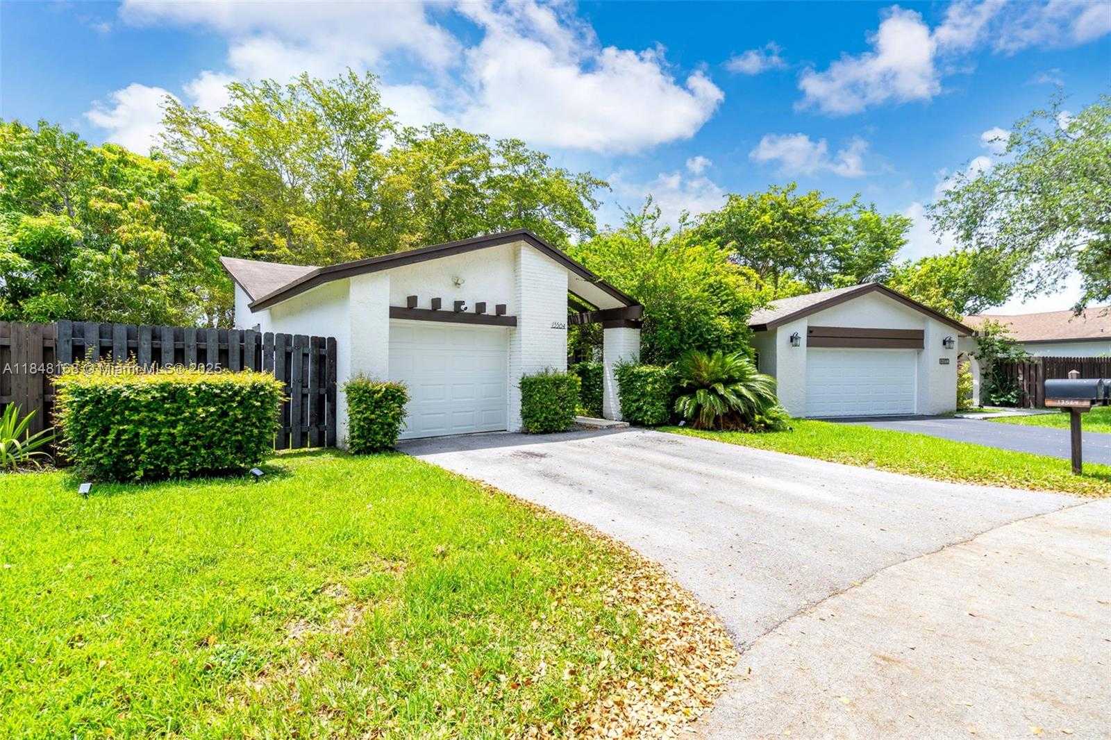 Small Image of 13564 SOUTH WEST 108TH ST CIR N, Miami Number 2