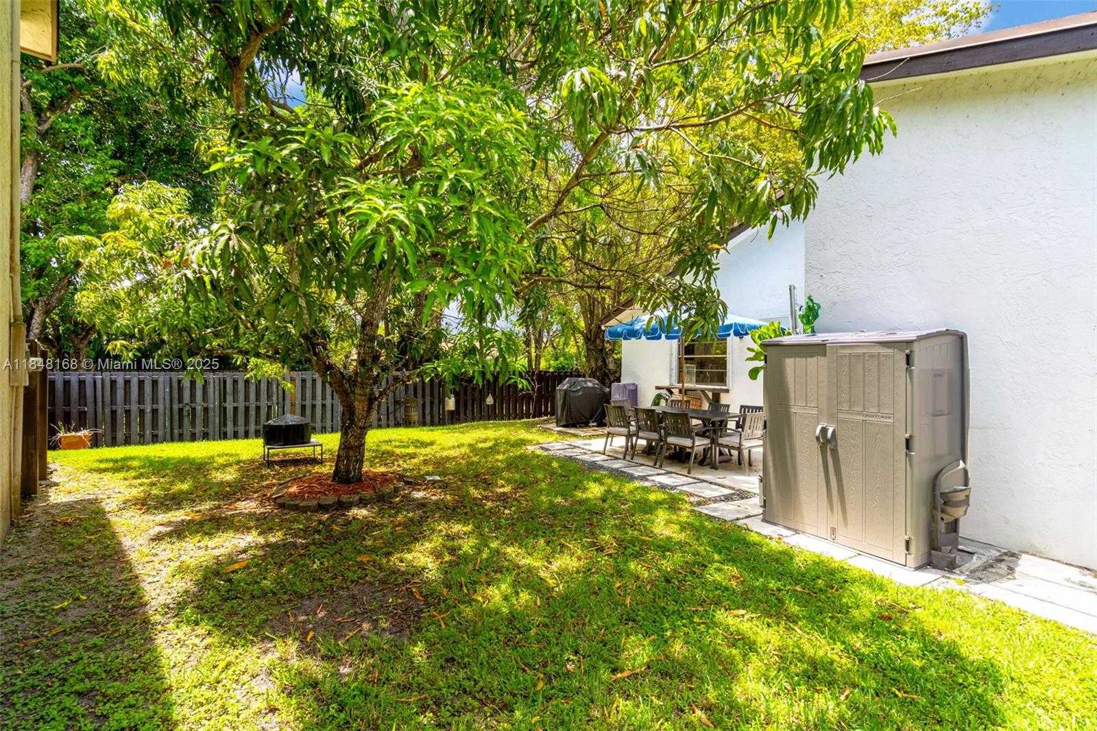 Small Image of 13564 SOUTH WEST 108TH ST CIR N, Miami Number 24