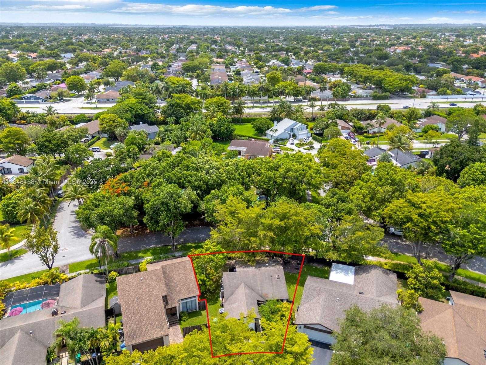 Small Image of 13564 SOUTH WEST 108TH ST CIR N, Miami Number 28