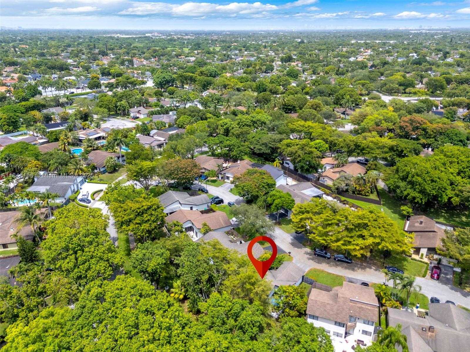 Small Image of 13564 SOUTH WEST 108TH ST CIR N, Miami Number 30