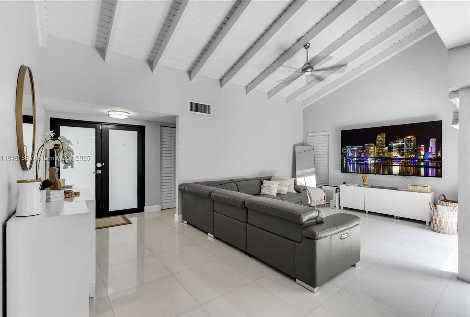 Small Image of 13564 SOUTH WEST 108TH ST CIR N, Miami Number 5