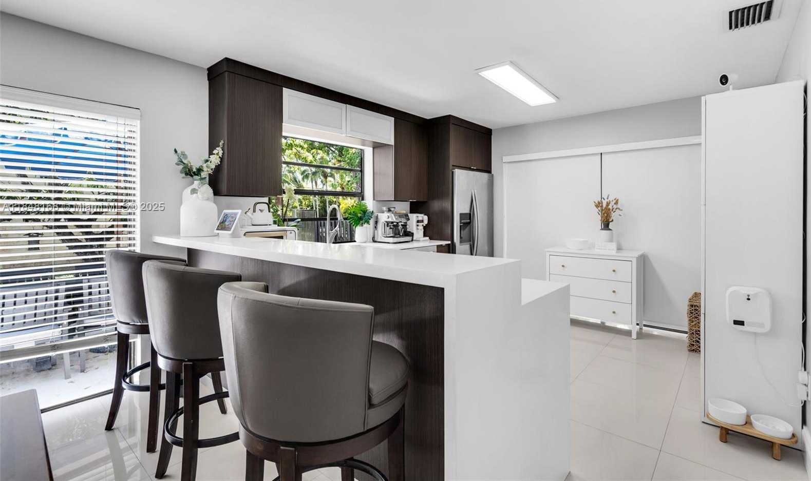 Small Image of 13564 SOUTH WEST 108TH ST CIR N, Miami Number 9
