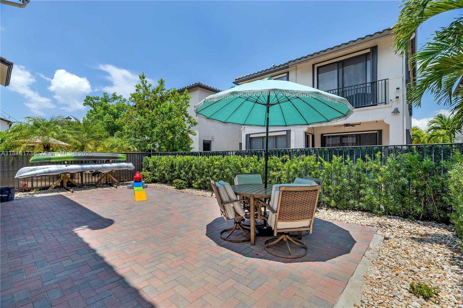 Small Image of 3345 WEST 95TH TER, Hialeah Number 10