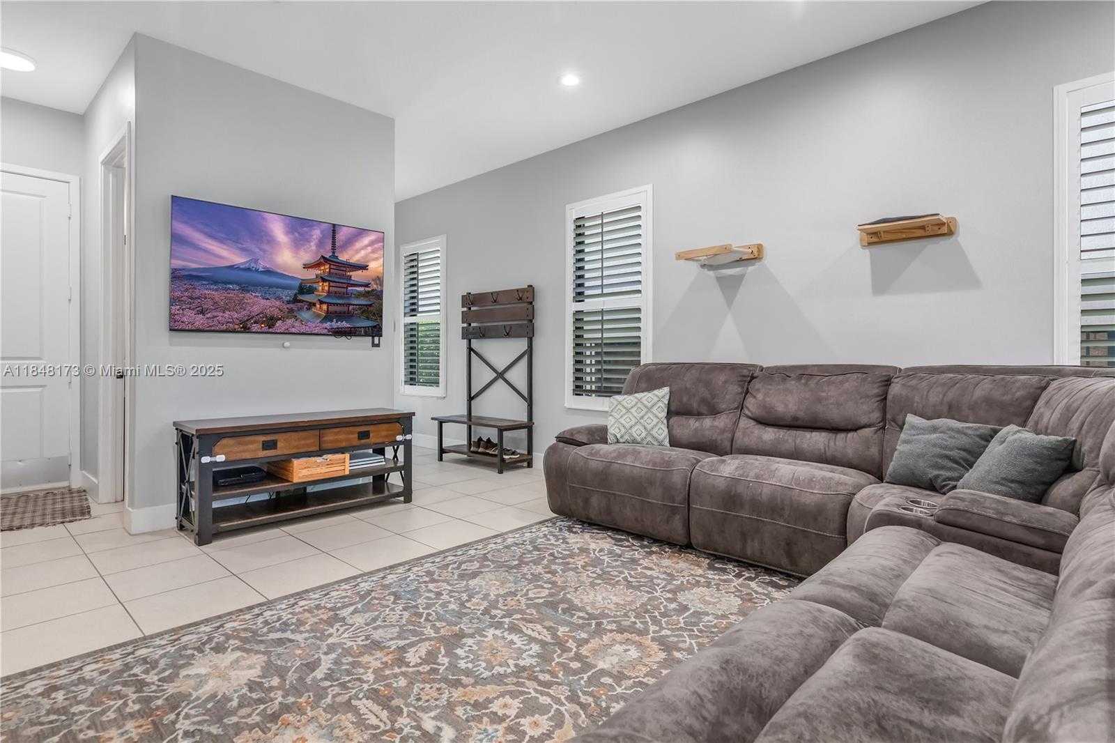 Small Image of 3345 WEST 95TH TER, Hialeah Number 17