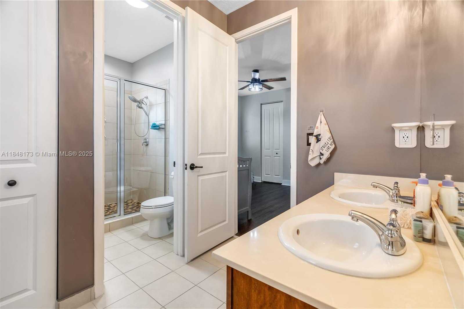 Small Image of 3345 WEST 95TH TER, Hialeah Number 26