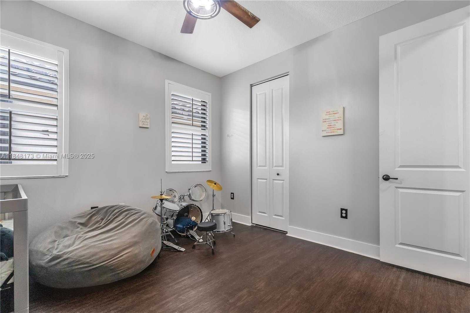 Small Image of 3345 WEST 95TH TER, Hialeah Number 29