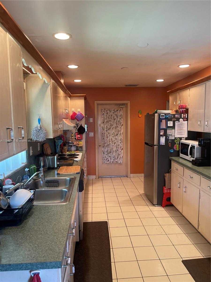 Small Image of 2730 NORTH EAST 8TH ST, Pompano Beach Number 10