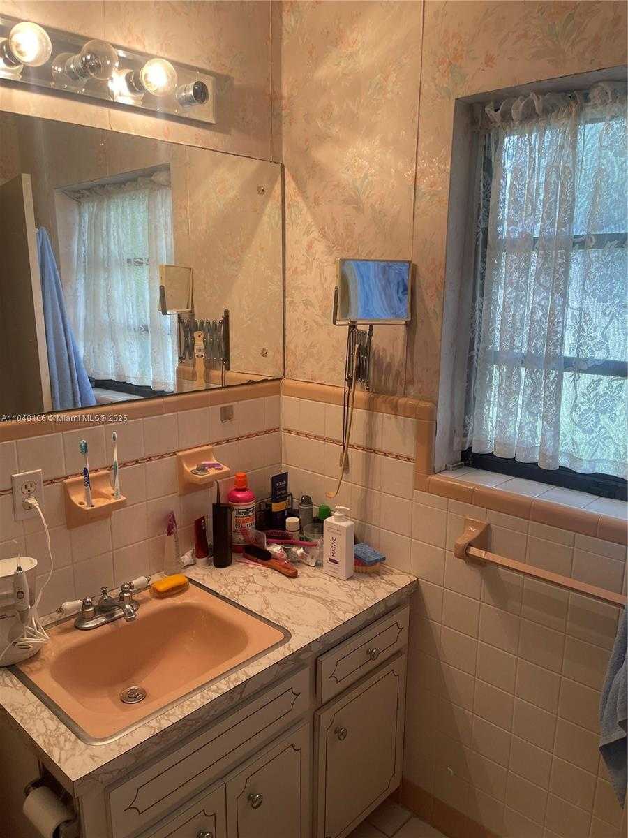 Small Image of 2730 NORTH EAST 8TH ST, Pompano Beach Number 26