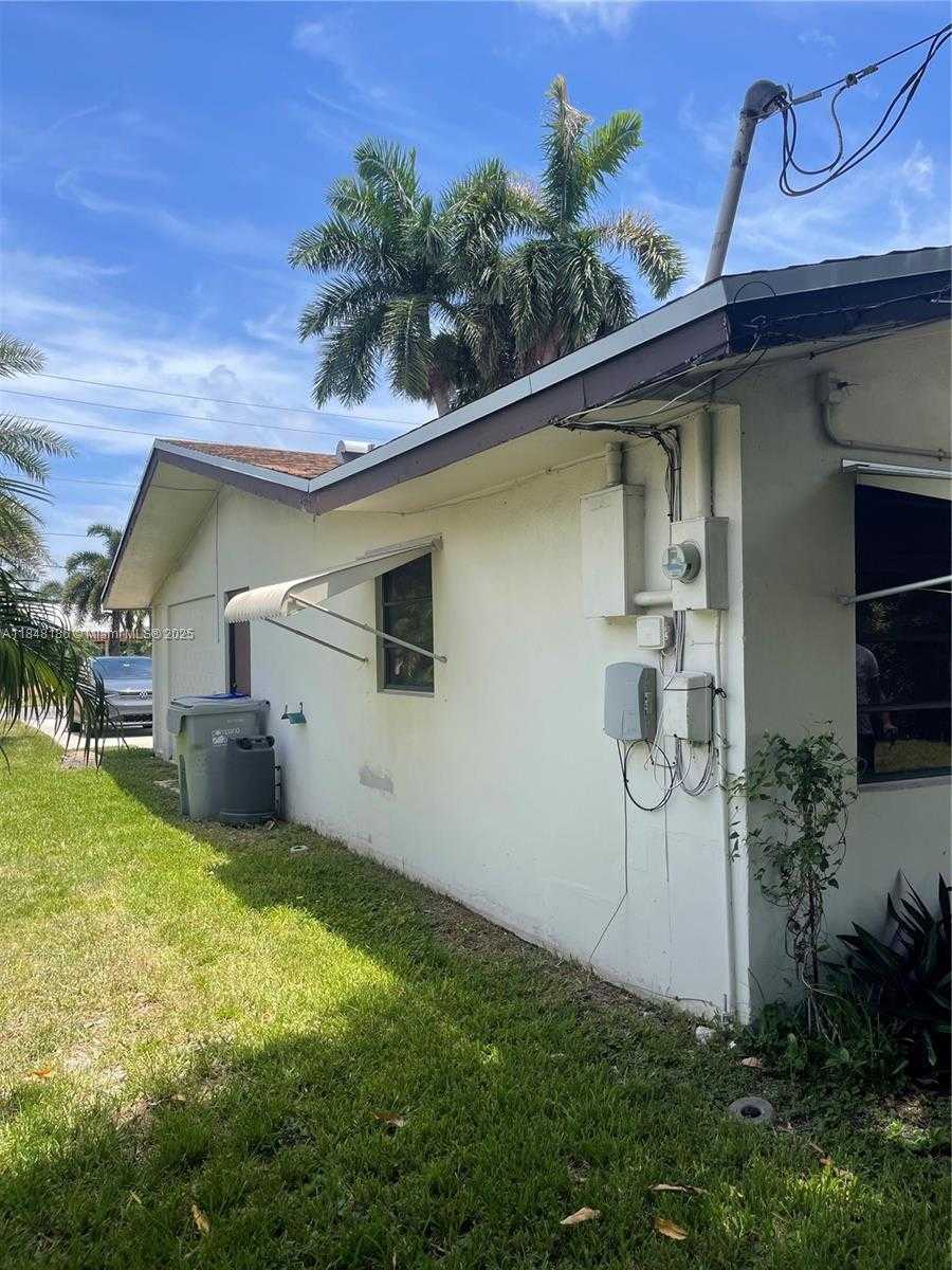 Small Image of 2730 NORTH EAST 8TH ST, Pompano Beach Number 29