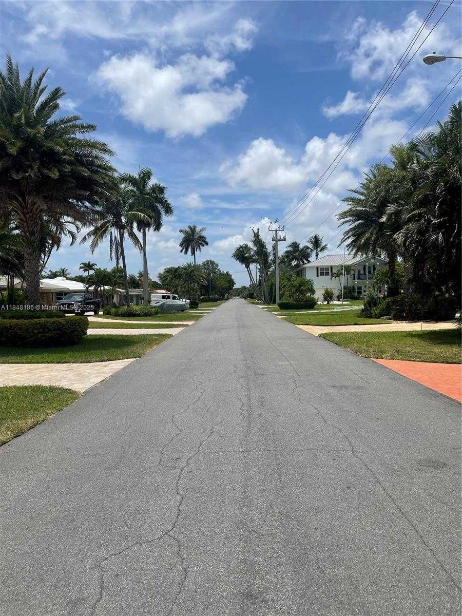 Small Image of 2730 NORTH EAST 8TH ST, Pompano Beach Number 36