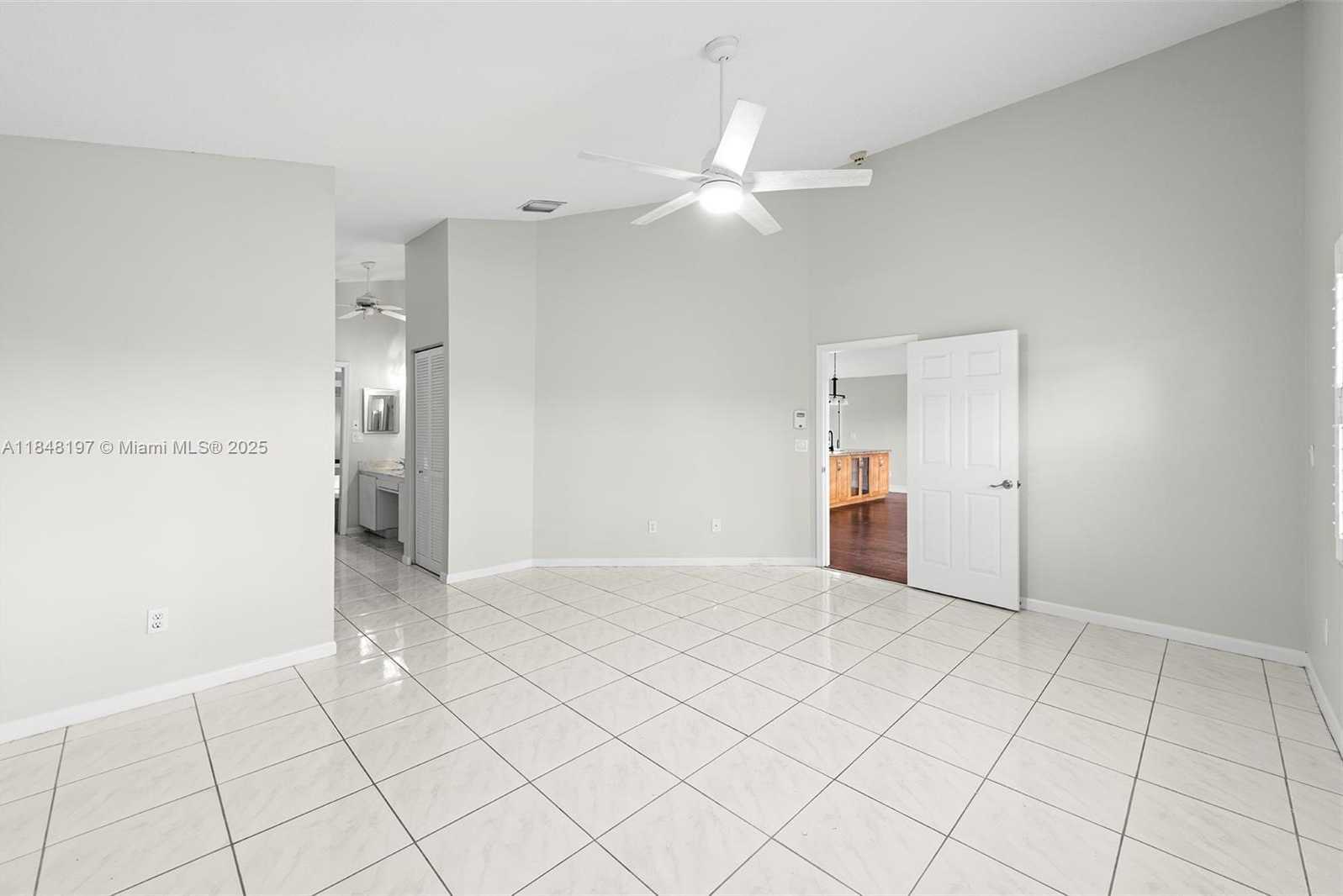 Small Image of 146 EXECUTIVE CIR, Boynton Beach Number 12