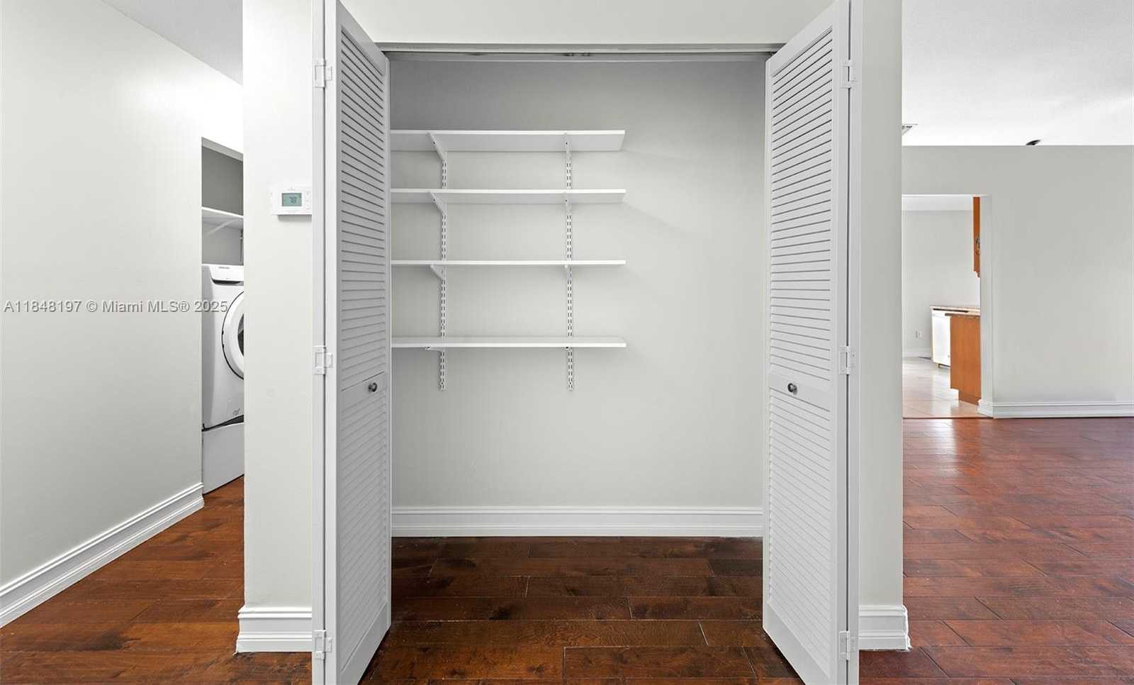 Small Image of 146 EXECUTIVE CIR, Boynton Beach Number 18