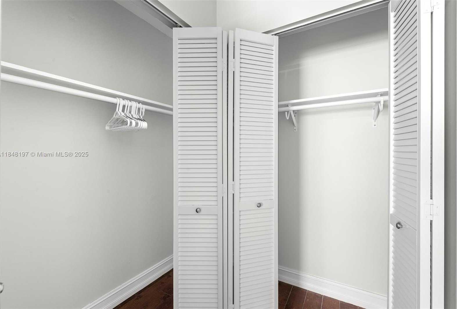 Small Image of 146 EXECUTIVE CIR, Boynton Beach Number 24